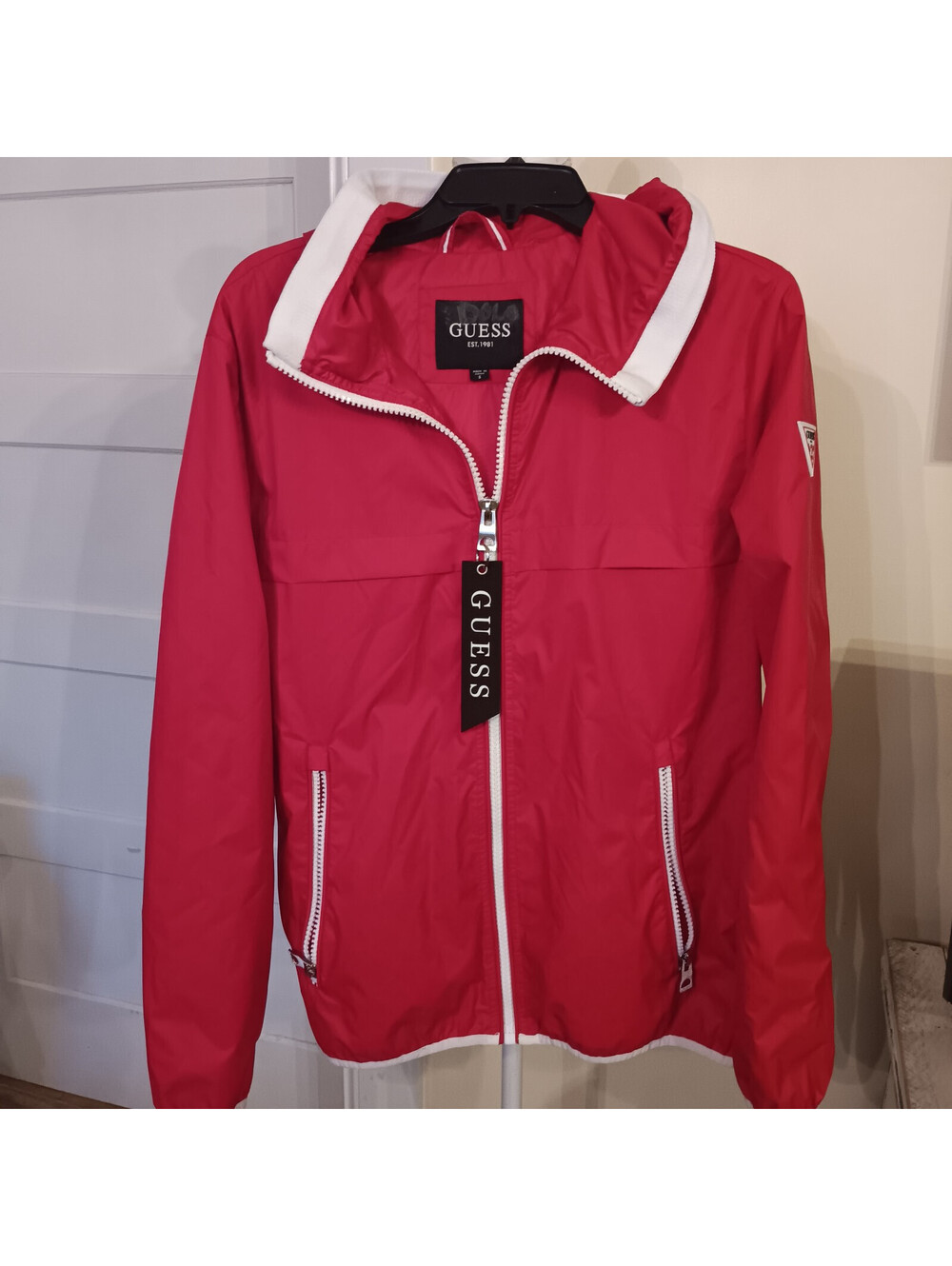 Guess Men's Red Long Sleeve Hooded Full Zip Windbreaker Jacket Size S EUC